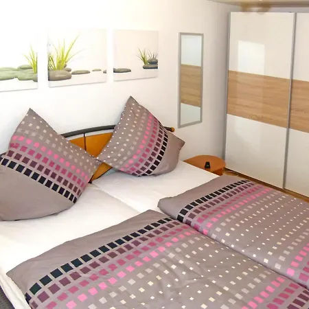 Haus Tannenweg Апартаменты Целль-ан-дер-Мозель