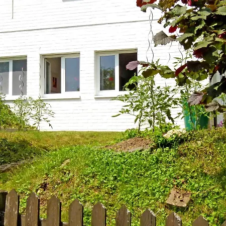 Haus Tannenweg Целль-ан-дер-Мозель